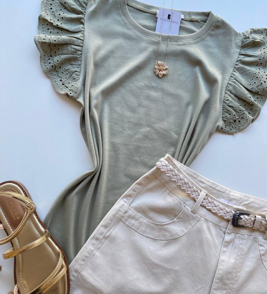 Blusa Feminina Stella com Detalhe em Laise na Manga Verde Oliva - Fernanda Ramos Store