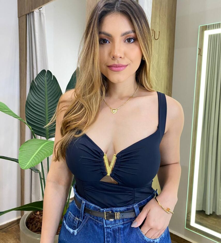 Body Feminino Ingrid Detalhe Dourado com Bojo Preto - Fernanda Ramos Store