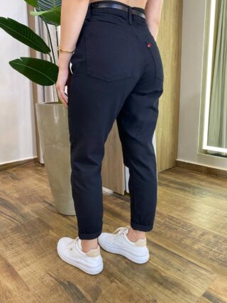 Calça Feminina Mom Sarja com Cinto Preta 016718 - Fernanda Ramos Store