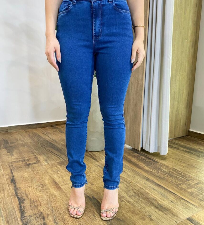 Calça Jeans Feminina Super Skinny 25726 Detalhe na Barra - Jeans, 36 - Fernanda Ramos Store