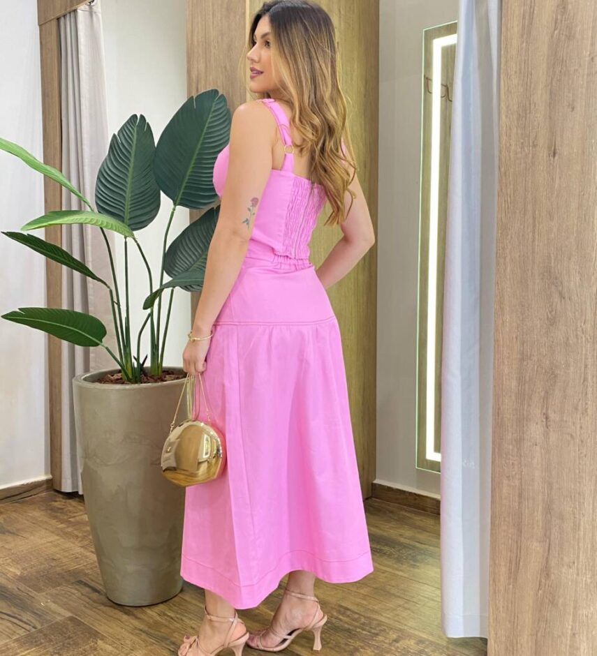 Conjunto Júlia Sarja com Elastano Cropped sem Bojo e Saia Midi Rosa - Fernanda Ramos Store