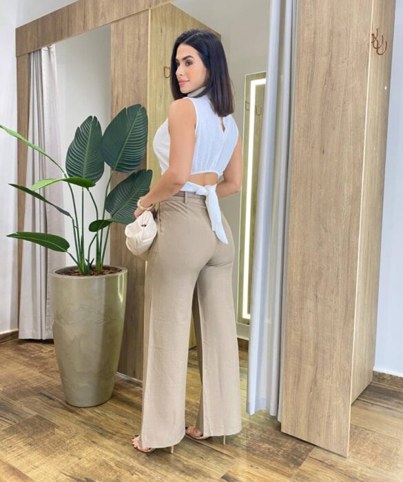 Cropped Feminino Inês com Bojo Gola Alta Plissada Off White - Fernanda Ramos Store