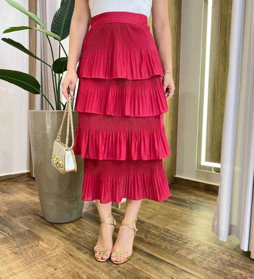Saia Midi Melissa Plissada em Camadas Marsala - Fernanda Ramos Store