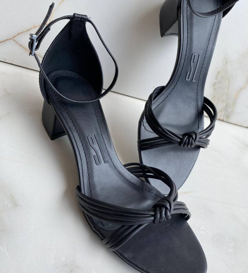 Sandália Feminina Santa Lolla Salto Baixo Preta com Detalhe de Nó - Fernanda Ramos Store