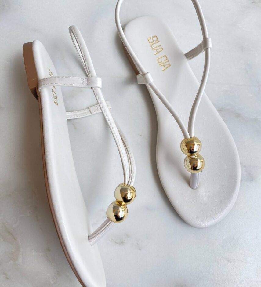 Sandália Rasteira Feminina Flat com Detalhe Off White - Fernanda Ramos Store