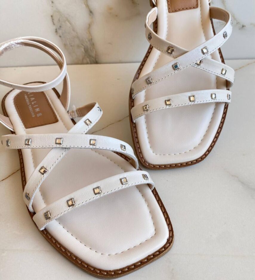 Sandália Rasteira Feminina Flat Transpassada Off White - Fernanda Ramos Store