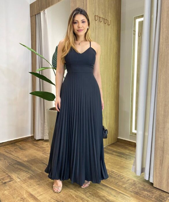 Vestido Feminino Longo Íris com Bojo e Detalhe Plissado Preto - Fernanda Ramos Store