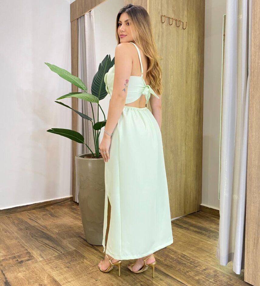 Vestido Midi Nara com Bojo Fenda e Detalhe em Flor Verde - Fernanda Ramos Store