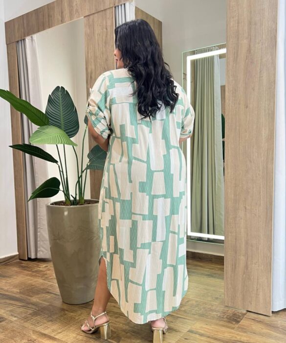 Vestido Midi sem Bojo Plus Fechamento em Botões Estampa Verde - Fernanda Ramos Store
