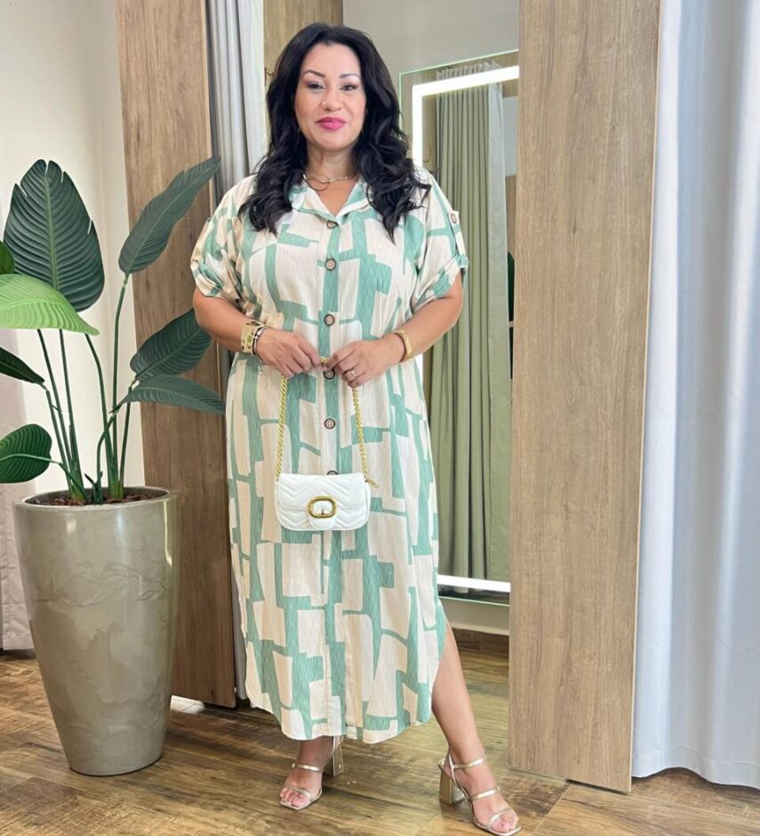 Vestido Midi sem Bojo Plus Fechamento em Botões Estampa Verde - Fernanda Ramos Store