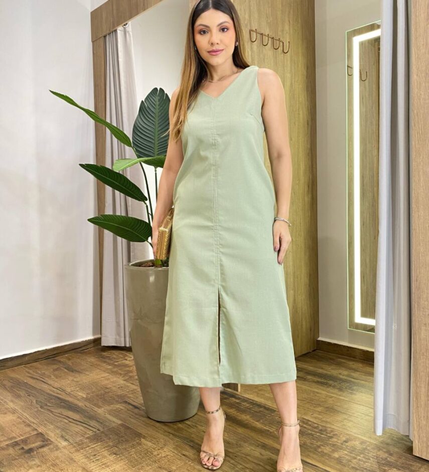 Vestido Midi Tati Viscolinho sem Bojo com Fenda Verde Oliva - Fernanda Ramos Store