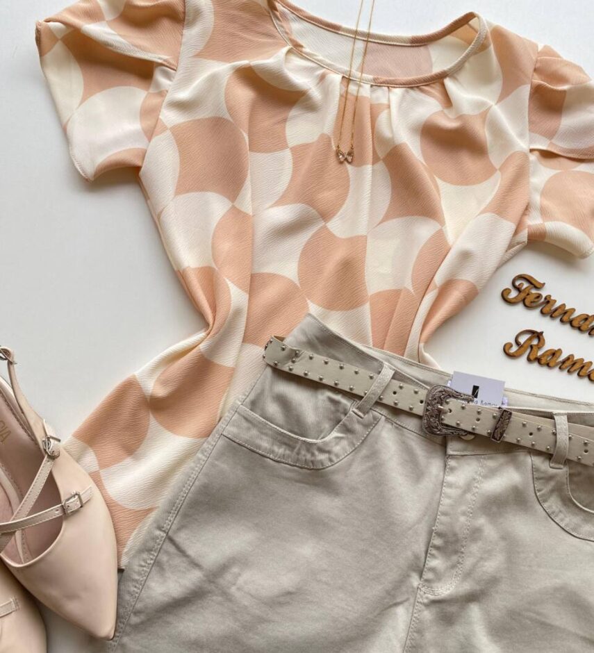 Blusa Feminina Crepe Suzana Manga Curta Estampada Bege - Fernanda Ramos Store