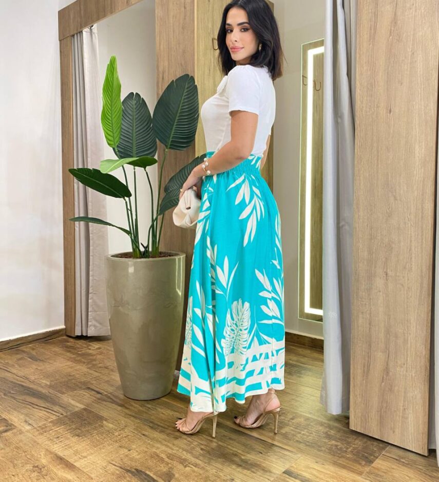 Blusa Feminina Manga Curta Modal Lauren Detalhe em Flor Branca - Fernanda Ramos Store
