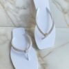 Chinelo Feminino Tiras com Strass Branco - Fernanda Ramos Store