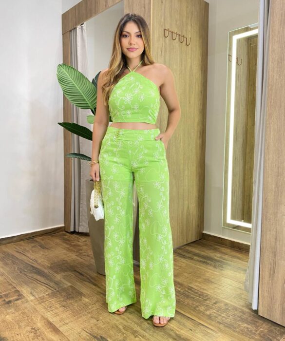 Conjunto Cropped Amarração no Pescoço sem Bojo e Calça Bordado Verde - Fernanda Ramos Store