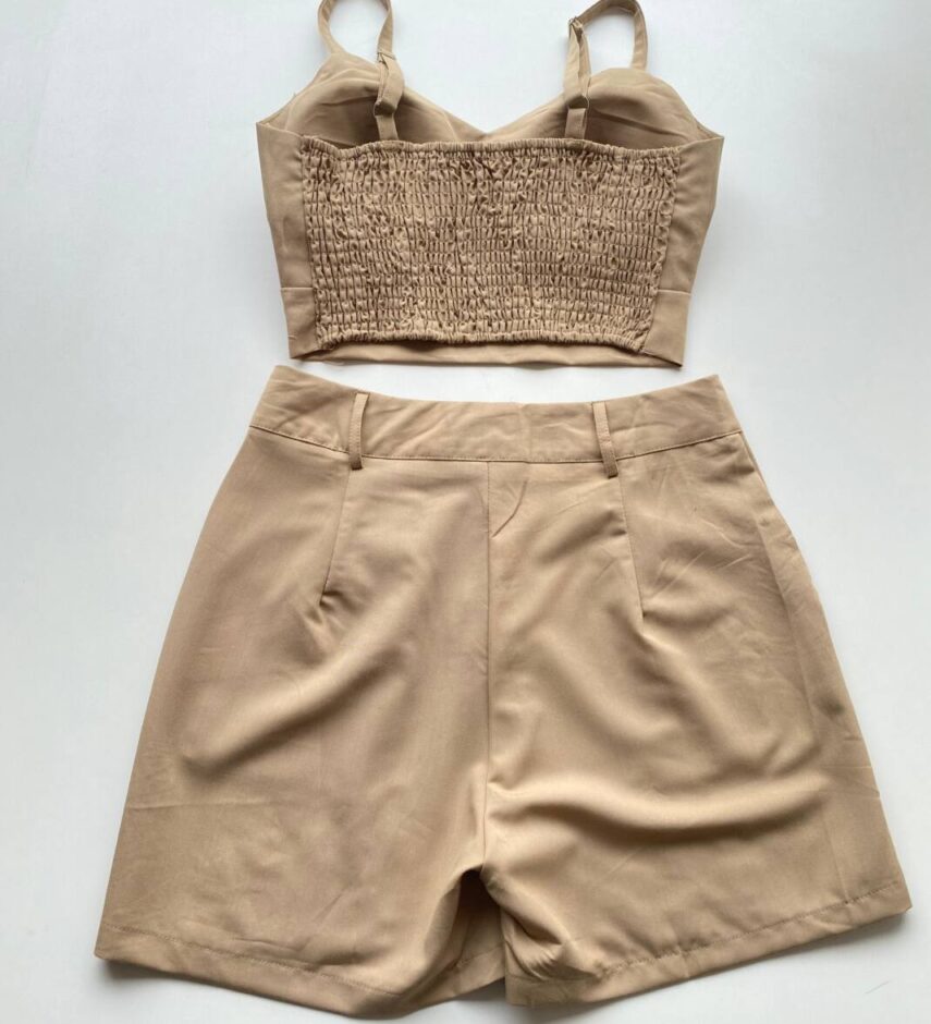 Conjunto Feminino Mabel Cropped com Bojo e Short Bordado Bege - Fernanda Ramos Store