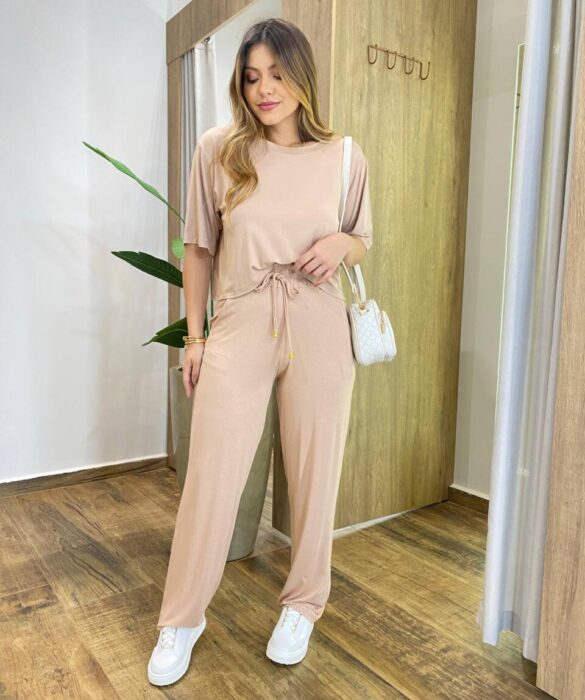 Conjunto Feminino Moletinho Cris Cropped e Calça com Bolso Bege - Fernanda Ramos Store