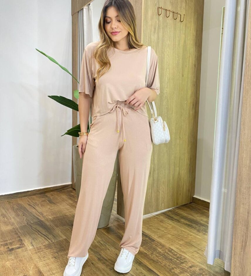 Conjunto Feminino Moletinho Cris Cropped e Calça com Bolso Bege - Fernanda Ramos Store