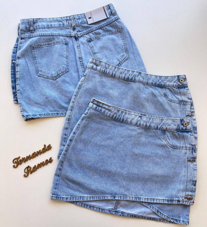 Saia Feminina Curta Dani Jeans Assimétrica com Botões Lateral - Fernanda Ramos Store