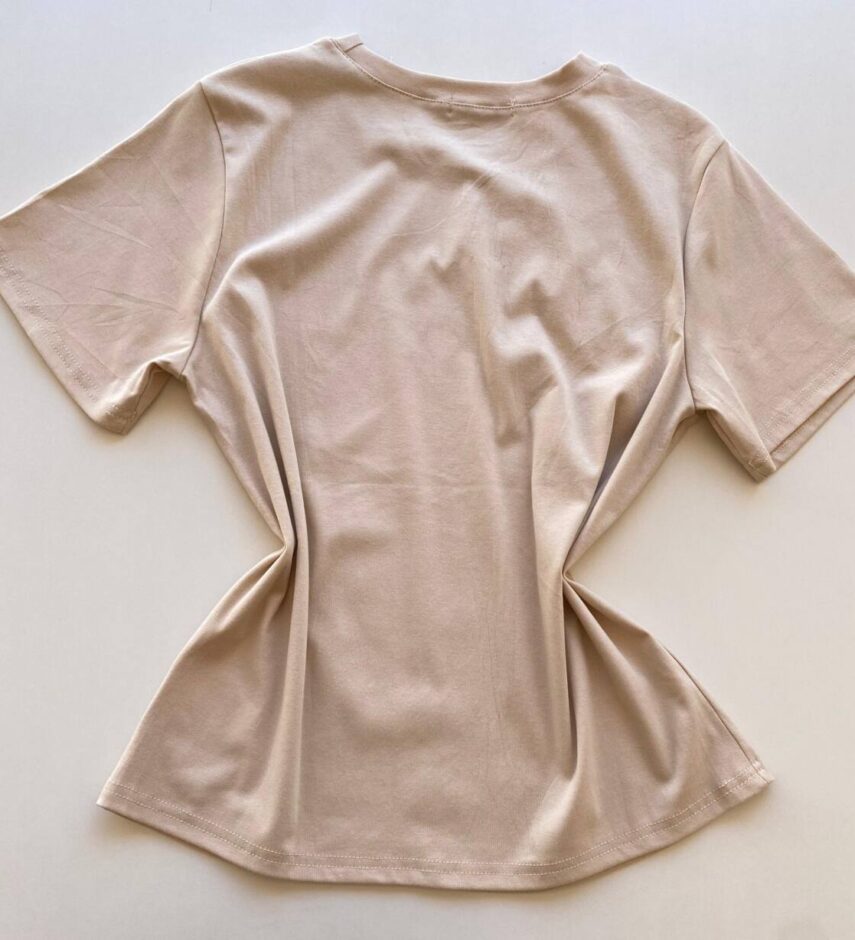 T-shirt Feminina Manga Curta Mabel Detalhes em Flores Nude - Fernanda Ramos Store