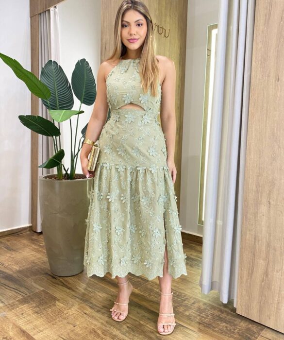 Vestido Feminino Midi Samantha com Bojo Bordado e Fenda Verde Oliva - Fernanda Ramos Store