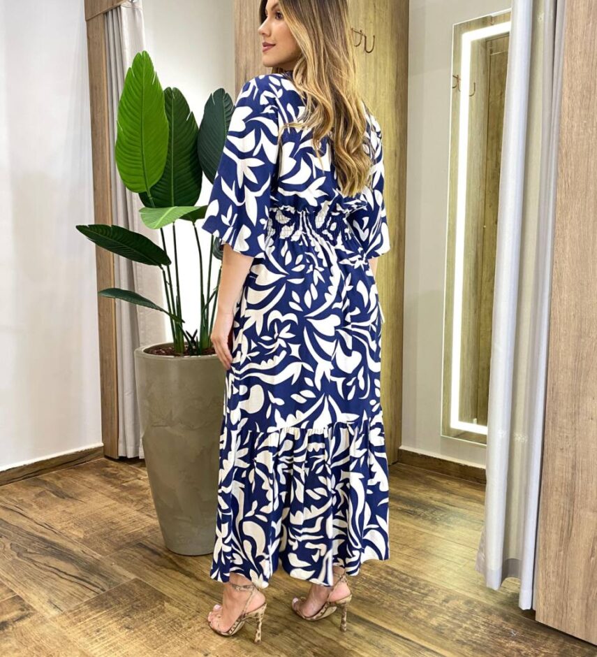 Vestido Midi Manga Curta sem Bojo Lastex e Amarração Estampado Azul Marinho - Fernanda Ramos Store