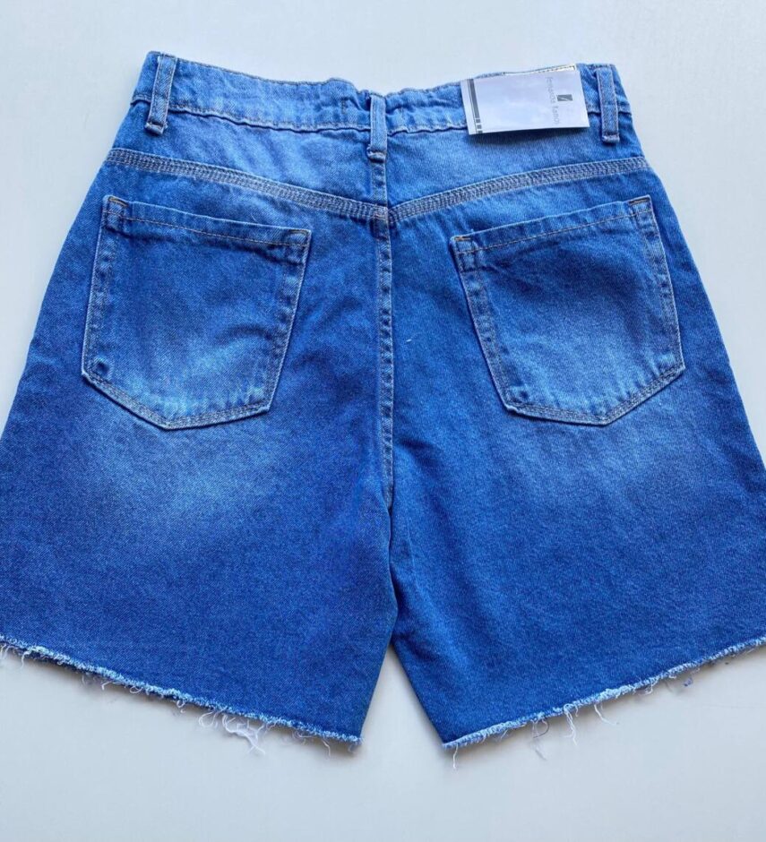 Bermuda Feminina Jeans Destroyed e Desfiado na Barra 53431 - Fernanda Ramos Store