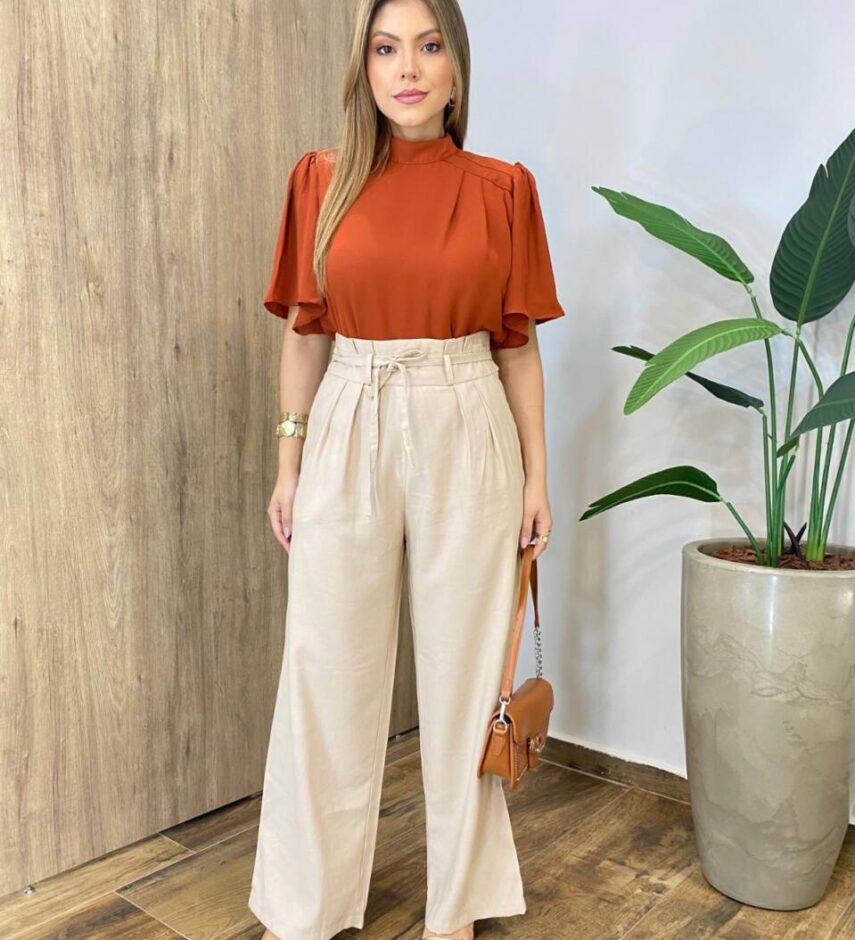 Blusa Feminina Crepe Heloise Manga Curta Detalhe Drapiado Caramelo - Fernanda Ramos Store