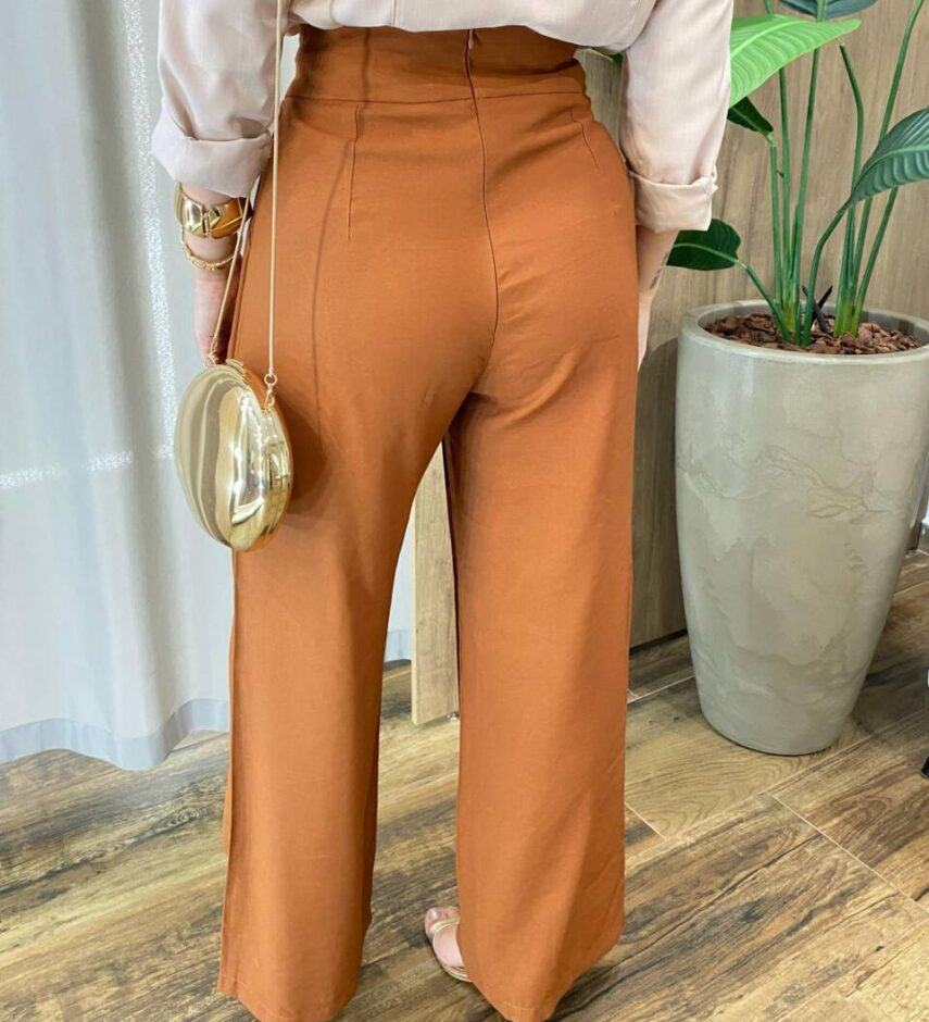 Calça Margareth Clochard Pantalona com Zíper e Amarração Caramelo - Fernanda Ramos Store