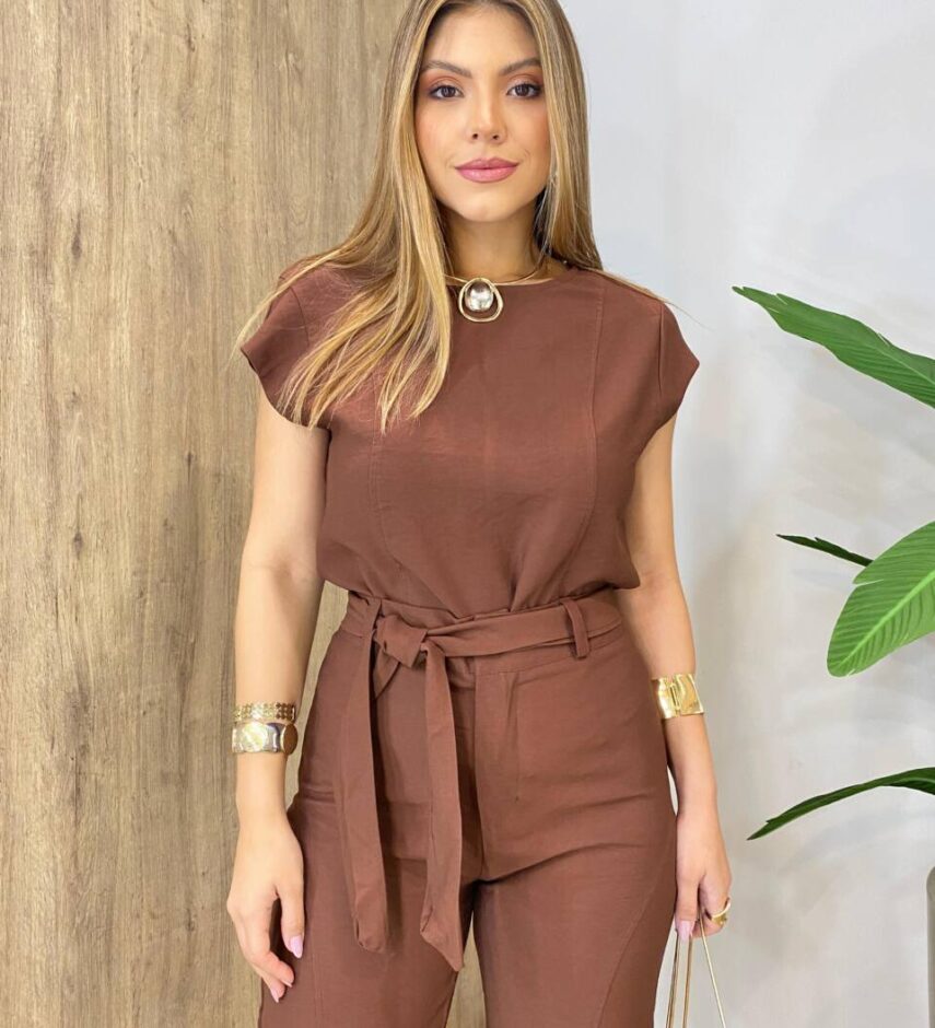 Conjunto Feminino Alfaiataria Mavie Blusa e Calça com Amarração Marrom - Fernanda Ramos Store