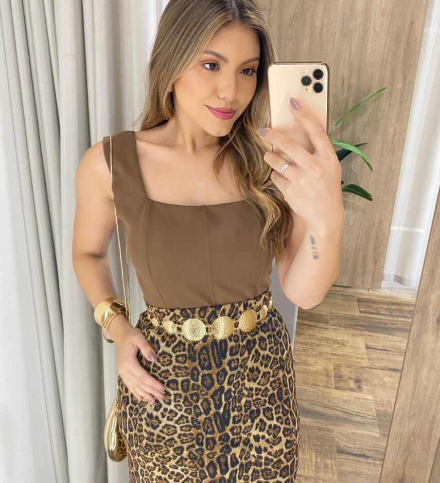Cropped Feminino Sara com Bojo Decote nas Costa Marrom - Fernanda Ramos Store