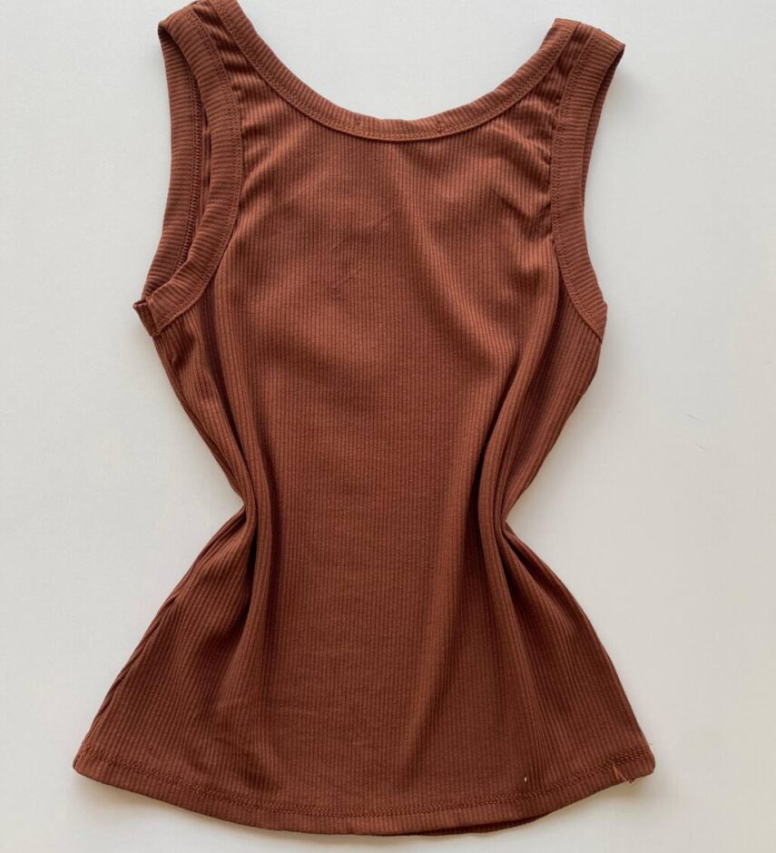 Regata Feminina Canelada Esmeralda Areia Marrom - Fernanda Ramos Store