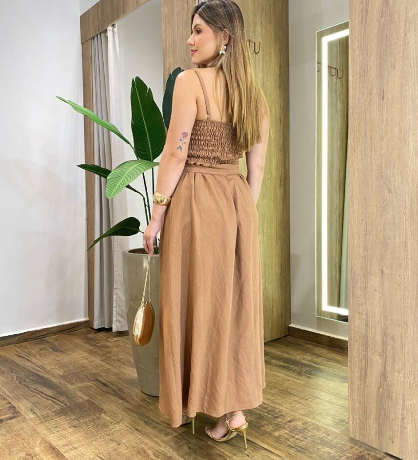 Vestido Feminino Longo Ester com Bojo Babado e Amarração Caqui - Fernanda Ramos Store