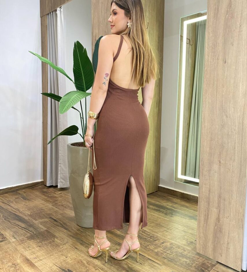 Vestido Midi Clary com Bojo Canelado Abertura nas Costas Chocolate - Fernanda Ramos Store