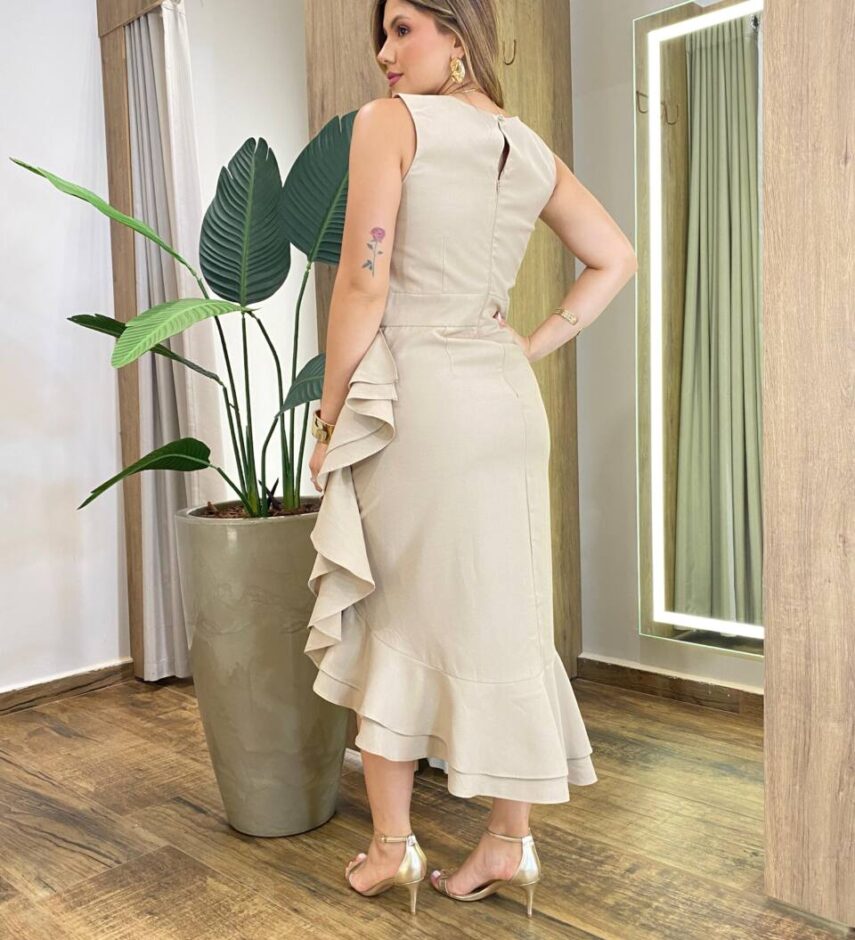 Vestido Midi Luna sem Bojo Zíper e Detalhe em Babado Lateral Caqui - Fernanda Ramos Store