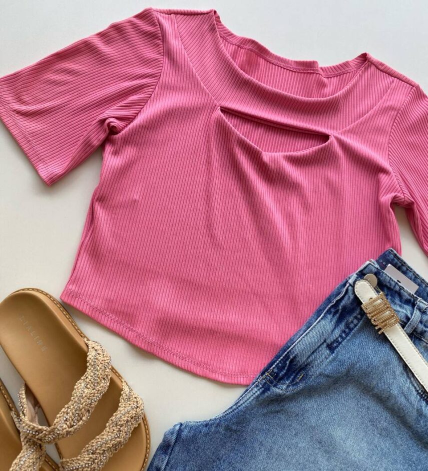 Blusa Feminina Manga Curta Plus Canelada com Recorte Rosa - Fernanda Ramos Store