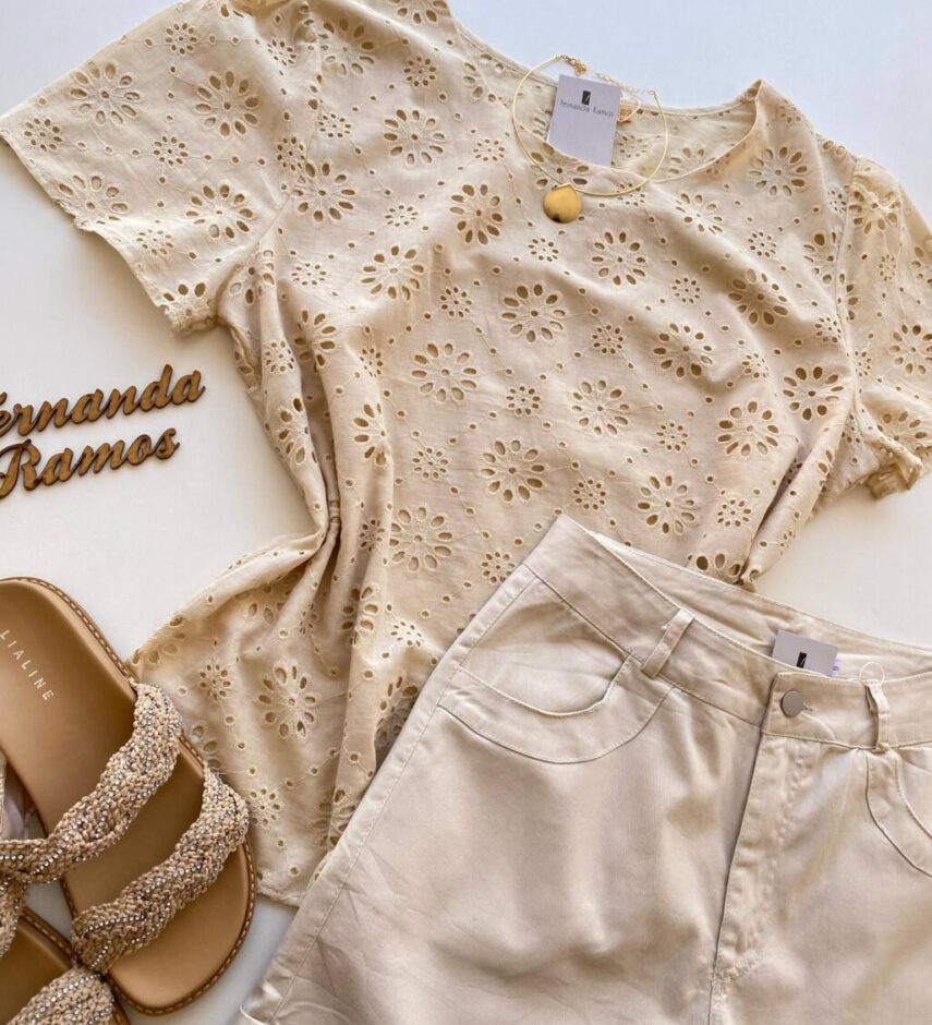Blusa Feminina Manga Curta Plus em Laise Marfim - Fernanda Ramos Store