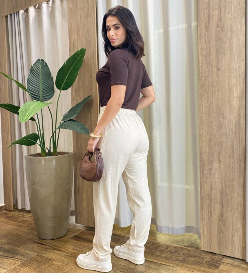 Blusa Feminina Marsha Malha Manga Curta e Gola Alta Marrom - Fernanda Ramos Store