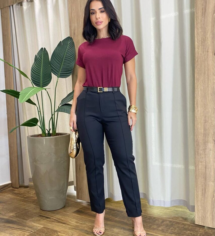 Blusa Feminina Ruby com Detalhe na Manga Marsala - Fernanda Ramos Store