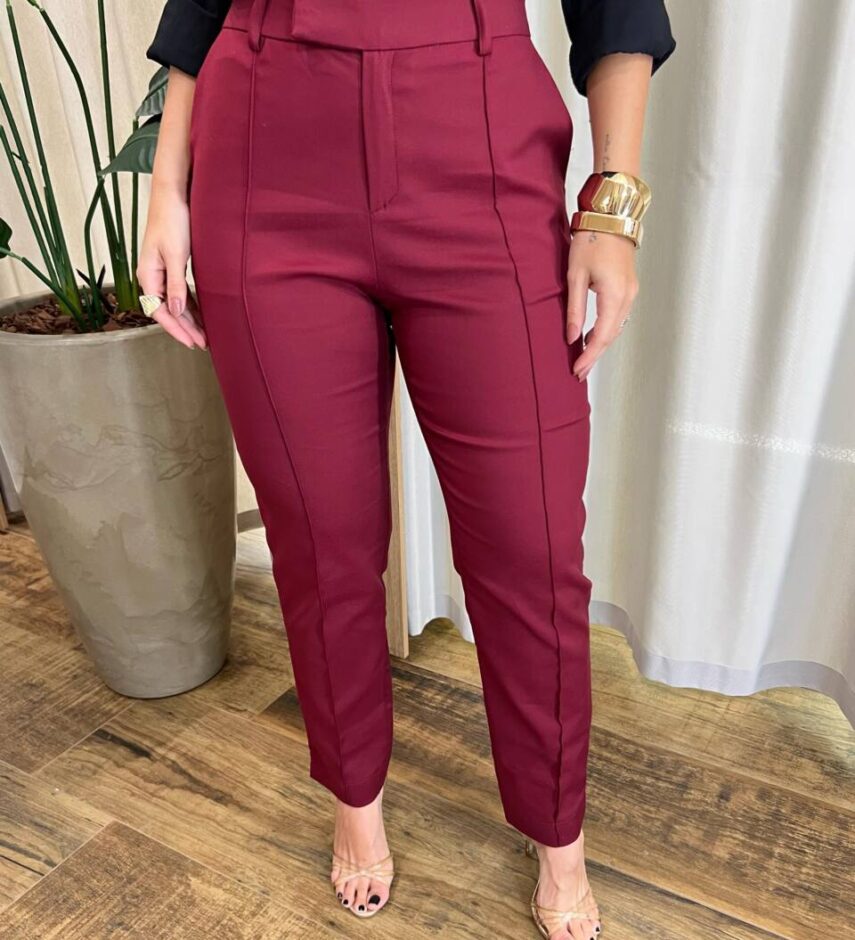 Calça Feminina Alfaiataria Ayla Marsala com Bolsos - Fernanda Ramos Store