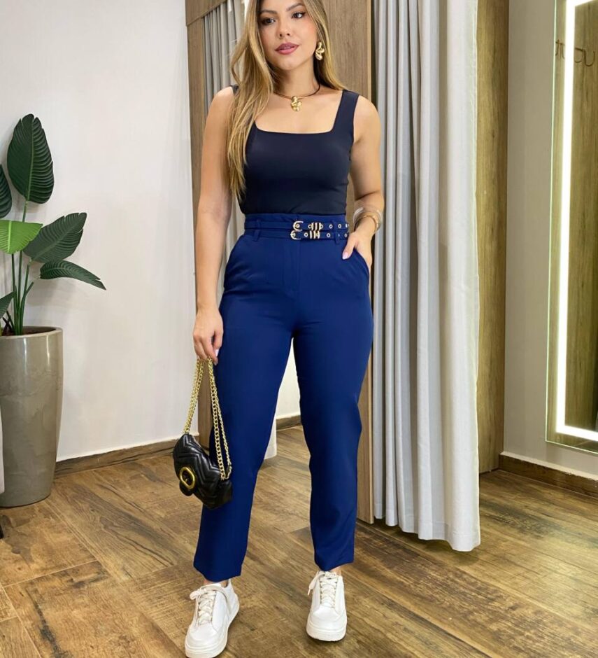 Calça Feminina Fernanda Alfaiataria Azul Marinho com Cinto Duplo - Fernanda Ramos Store