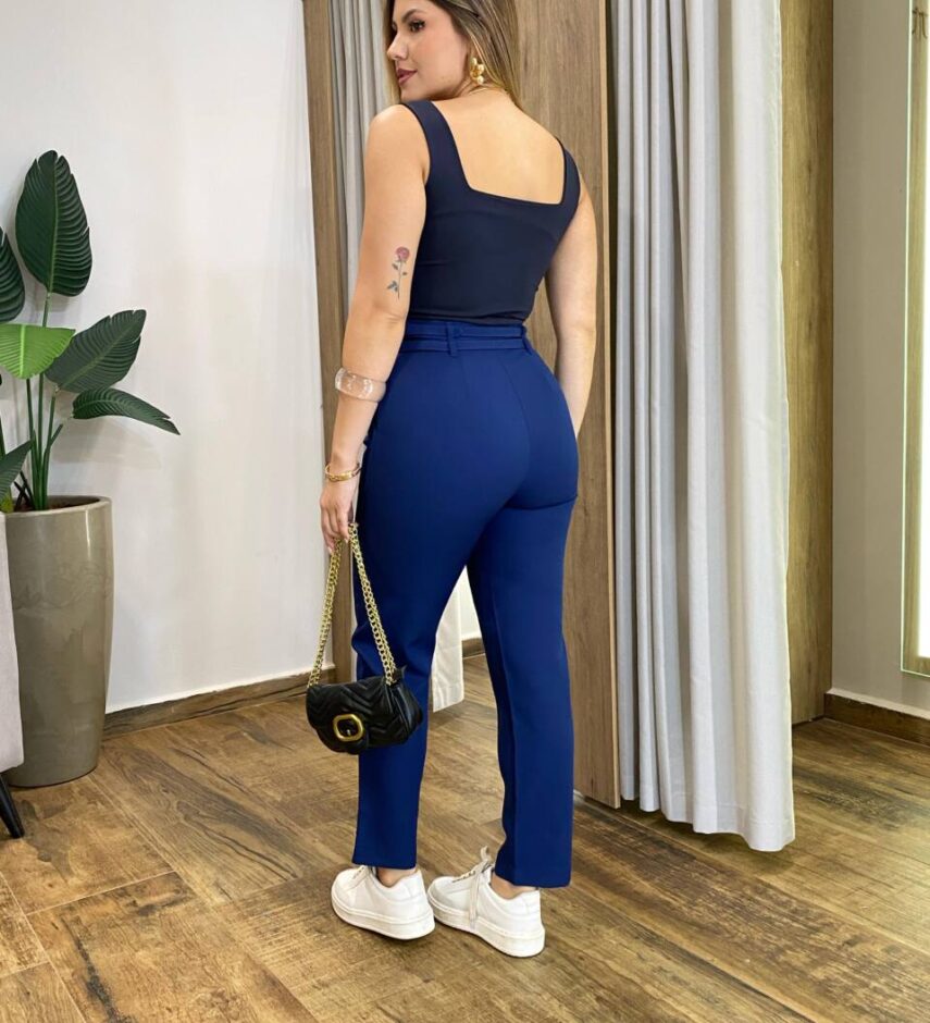 Calça Feminina Fernanda Alfaiataria Azul Marinho com Cinto Duplo - Fernanda Ramos Store
