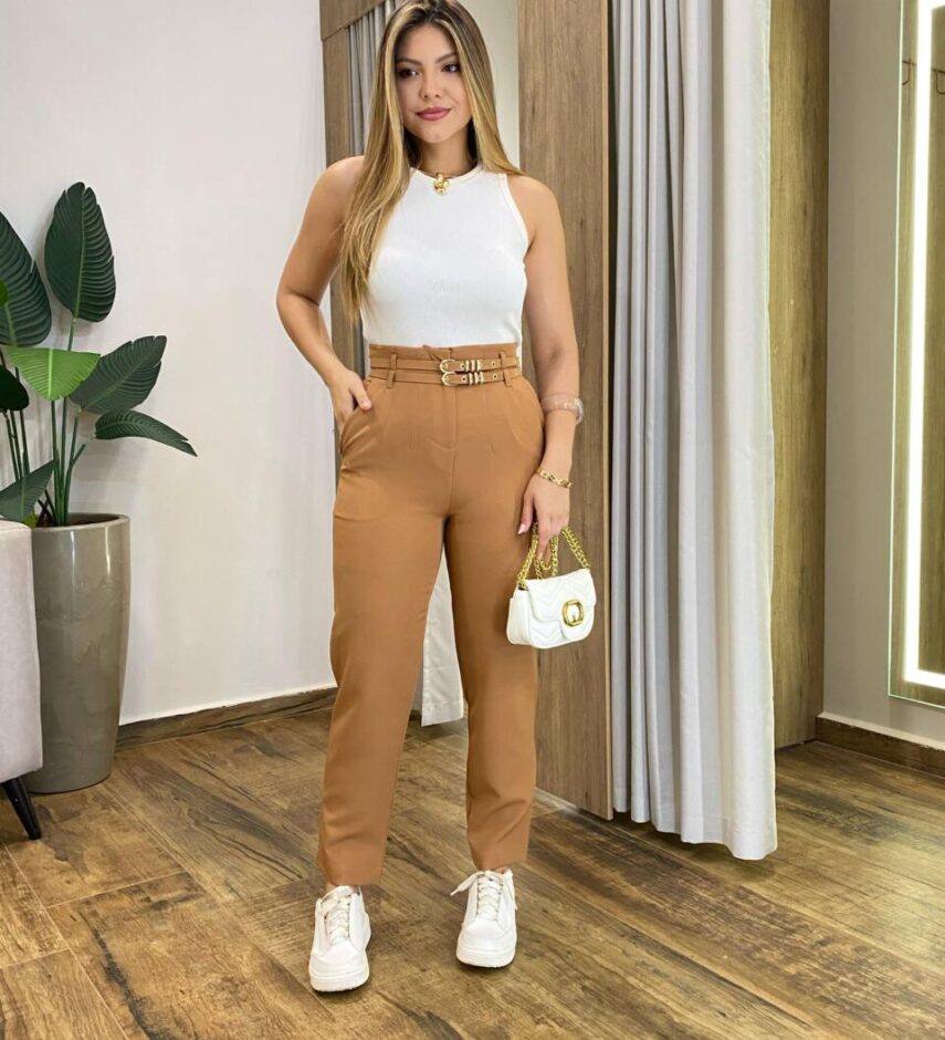 Calça Feminina Fernanda Alfaiataria Caramelo com Cinto Duplo - Fernanda Ramos Store