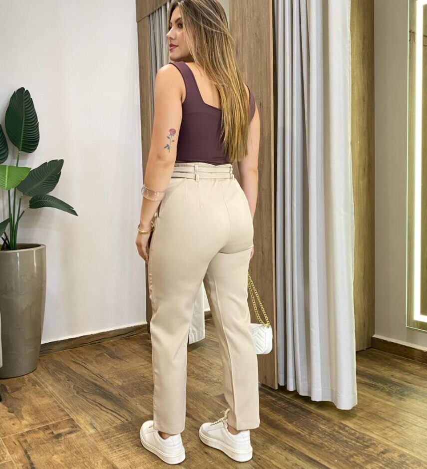 Calça Feminina Fernanda Alfaiataria Nude com Cinto Duplo - Fernanda Ramos Store