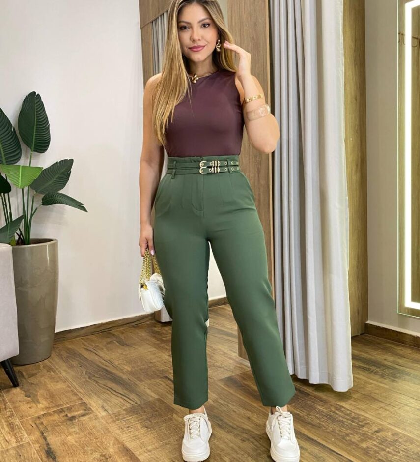 Calça Feminina Fernanda Alfaiataria Verde Militar com Cinto Duplo - Fernanda Ramos Store