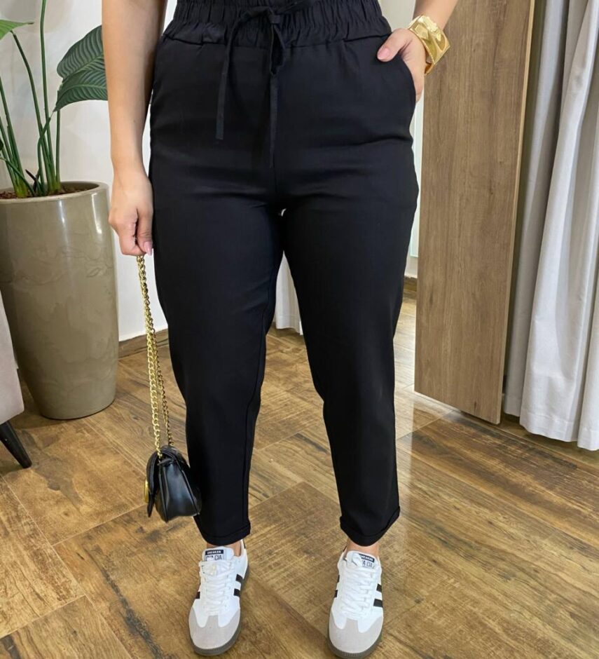 Calça Feminina Viscolinho Soraia com Bolsos e Detalhe Barra Preta - Fernanda Ramos Store