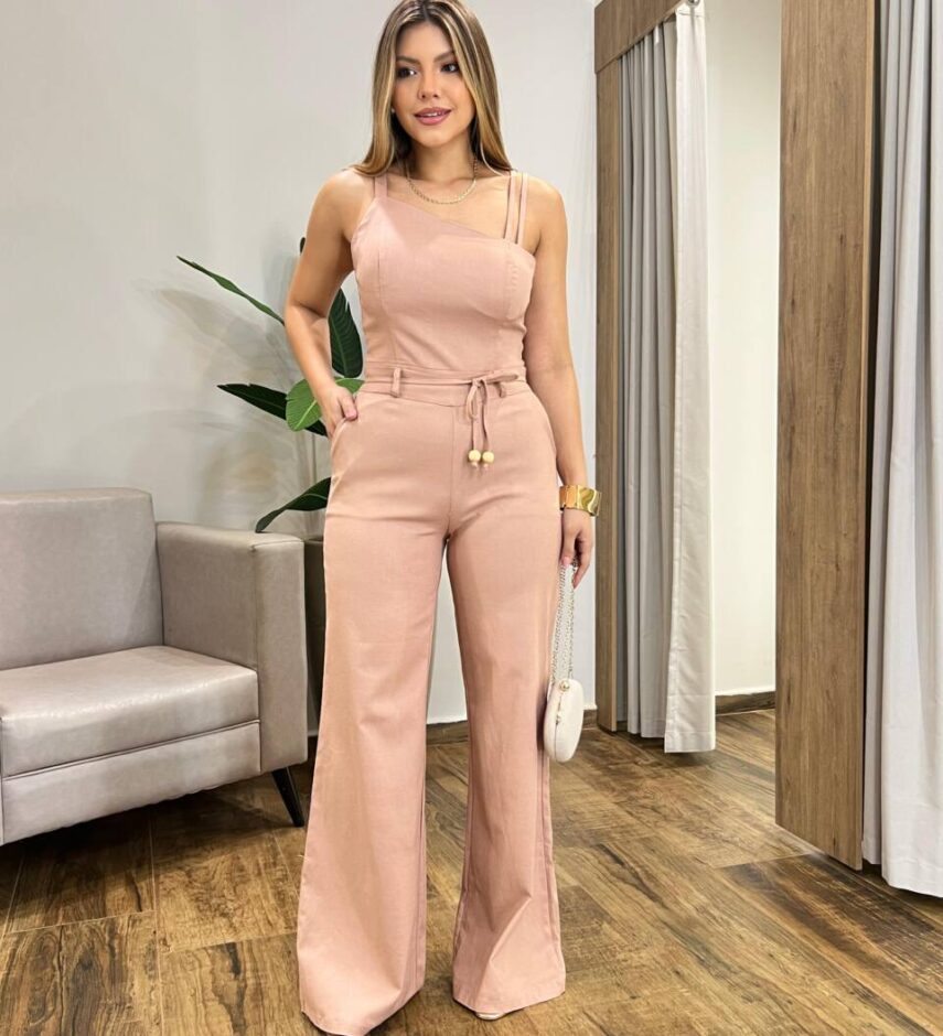 Conjunto Gabriela Cropped com Bojo Detalhe na Alça e Calça Bege - Fernanda Ramos Store