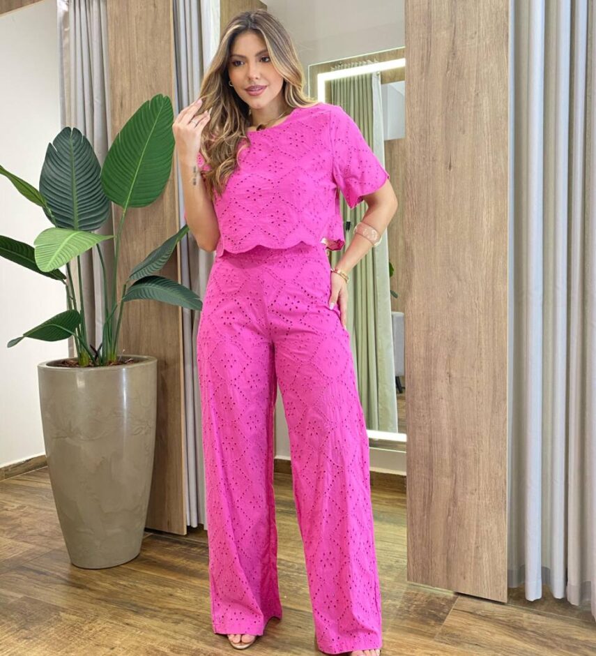 Conjunto Feminino Eloísa Cropped e Calça em Laise Pink - Fernanda Ramos Store