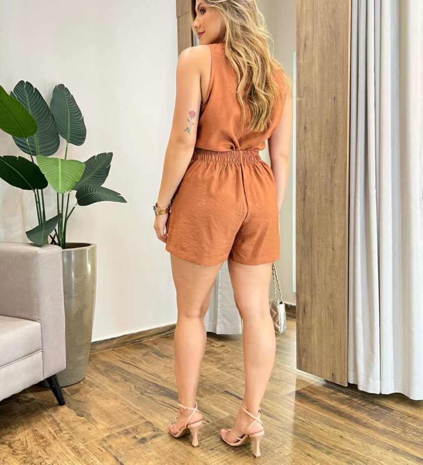 Conjunto Feminino Vicky Regata e Short Saia com Amarração Caramelo - Fernanda Ramos Store