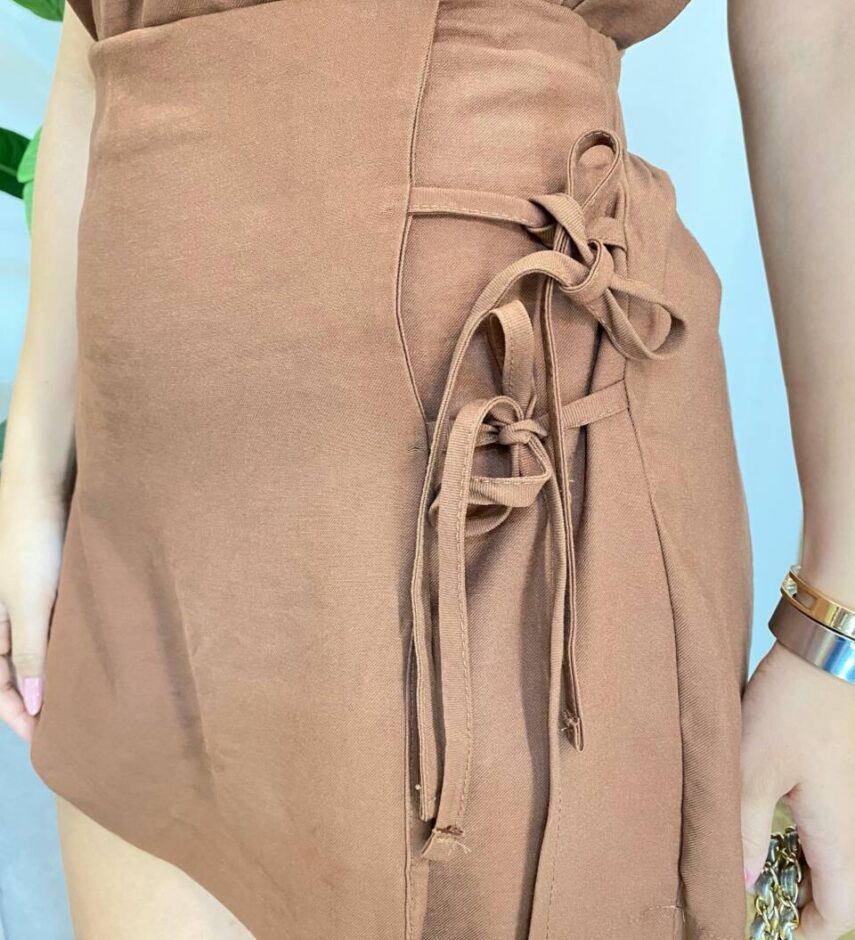 Conjunto Feminino Vicky Regata e Short Saia com Amarração Marrom - Fernanda Ramos Store